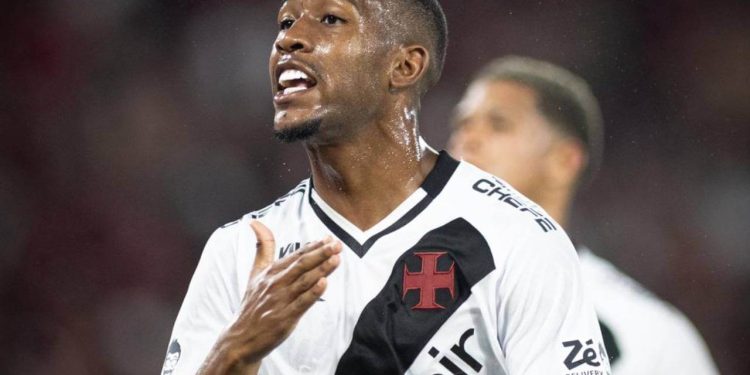 Vasco encaminha renovação com Rayan até dezembro de 2028