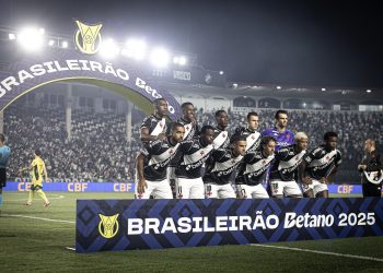 Com mudança, confira escalação do Vasco contra o Fluminense