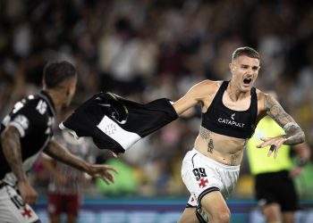 Vasco: Coritiba volta a consultar situação de Vegetti