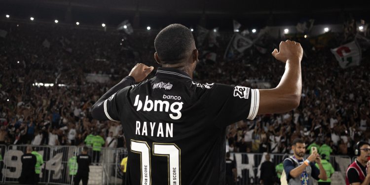 Vasco anuncia renovação com Rayan