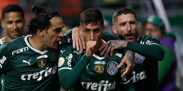 Ex-Palmeiras entra na mira do Vasco para a temporada 2026