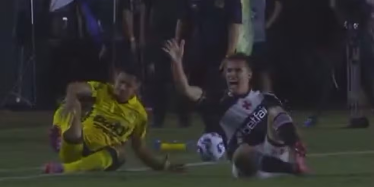 Lucas Piton sofre lesão no ligamento do joelho e desfalca o Vasco na semifinal da Copa do Brasil