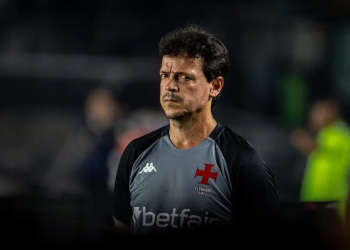 Torcida do Cruzeiro descobre erro de Diniz, atual técnico do Vasco