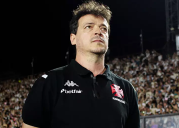 Fernando Diniz usará pré-temporada e início do Carioca para avaliar elenco do Vasco