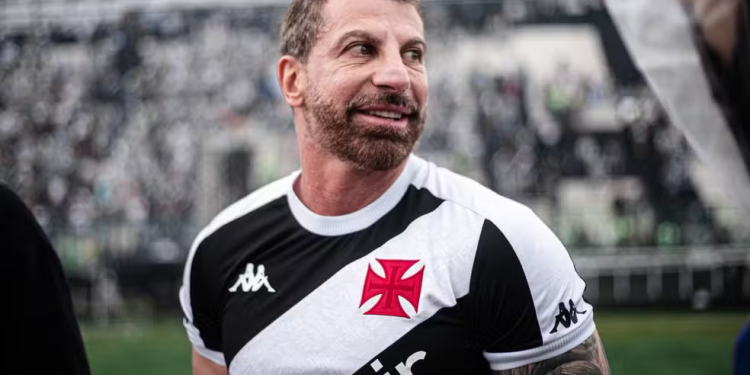 Vasco define posições prioritárias para a janela e pode negociar zagueiro