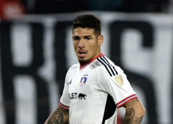 Vasco mantém interesse em jogador e apresenta nova proposta