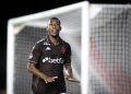 Vasco segura joia, mas Europa pressiona por contratação milionária