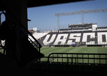 Vasco intensifica negociações e venda da SAF entra em fase decisiva