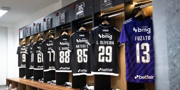 Sem renovação com a Betfair, Vasco acelera negociações por novo patrocinador máster