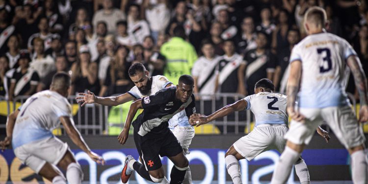 Vasco perde metade dos gols de 2025 e ganha dor de cabeça no ataque