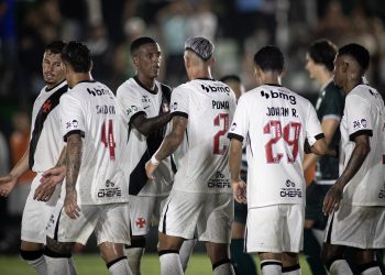 Vasco e Madureira empatam em 0 a 0 em São Januário