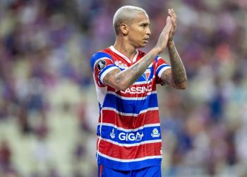 Em busca do 9, Vasco monitora Deyverson