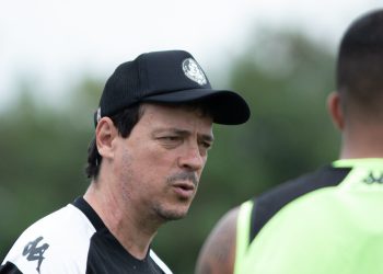 Ex-Santos é oferecido ao Vasco e diretoria avalia possibilidade