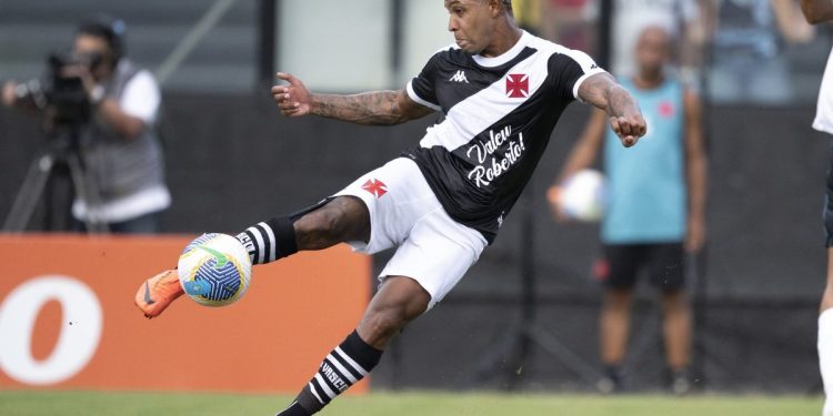 Vasco: David fica perto de acerto e negociação com clube baiano avança