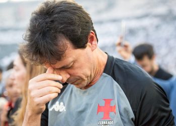 Vasco relaciona 25 jogadores contra o Mirassol, mas terá três ausências importantes