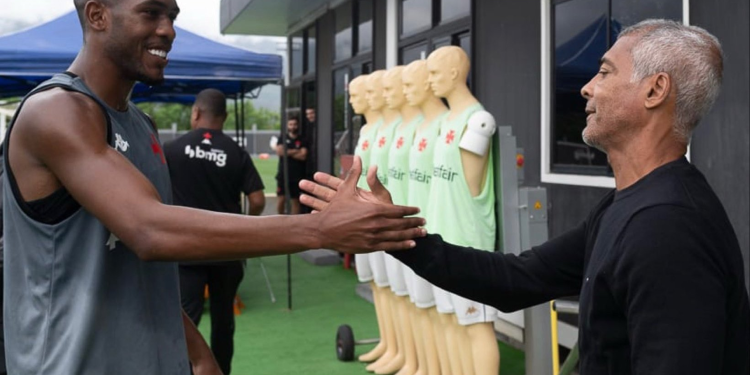 Romário, lenda do Vasco, fala sobre Rayan