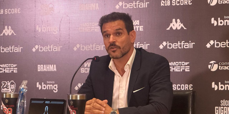 Após avançar por Saldivia e Rojas, Vasco mira reforço para o ataque