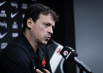 Vasco banca permanência de Fernando Diniz apesar da pressão