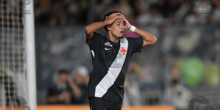 Vasco empata com a Chapecoense em São Januário