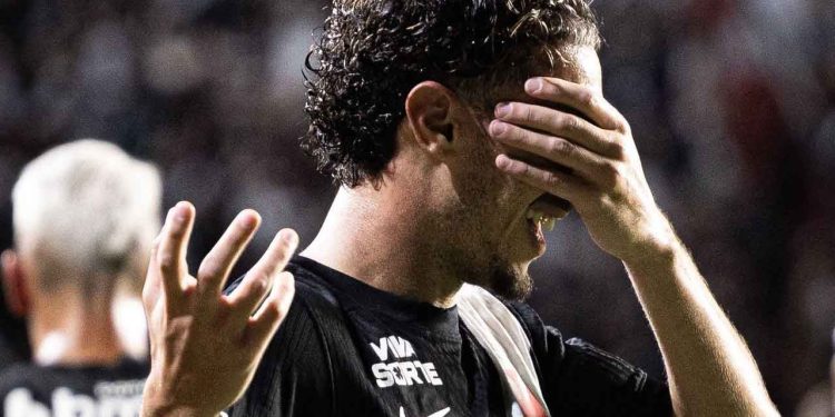 Nuno Moreira vive momento difícil no Vasco