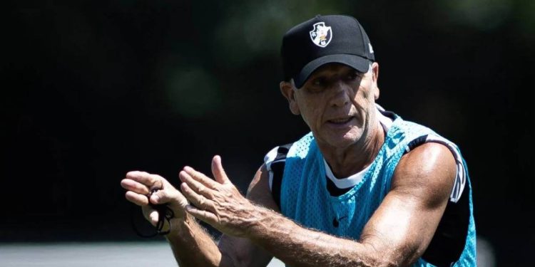 Renato Gaúcho surpreende e convoca três novidades para enfrentar o Olimpia