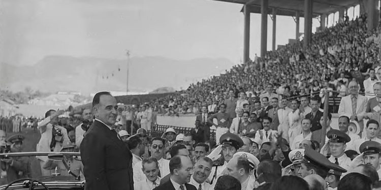 Getúlio Vargas em São Januário para solenidade do Dia do Trabalho em 01/05/1941