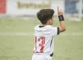 Atleta do sub-8 do Vasco entra em campo menos de uma semana após enterrar o pai