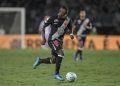 Marino ganha espaço no time do Vasco