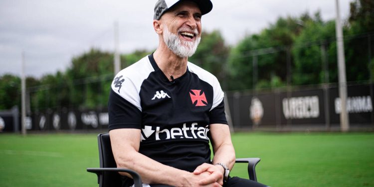 Álvaro Pacheco é ex-técnico do Vasco