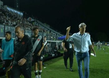 Renato Gaúcho é hostilizado pela torcida do Vasco