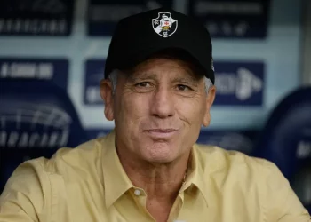 Vasco, de Renato Gaúcho ganha desfalque para enfrentar o Athletico-PR