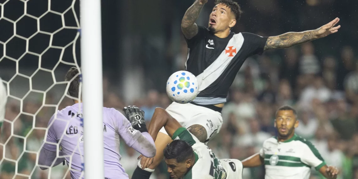 Saldivia fez três gols contra pelo Vasco