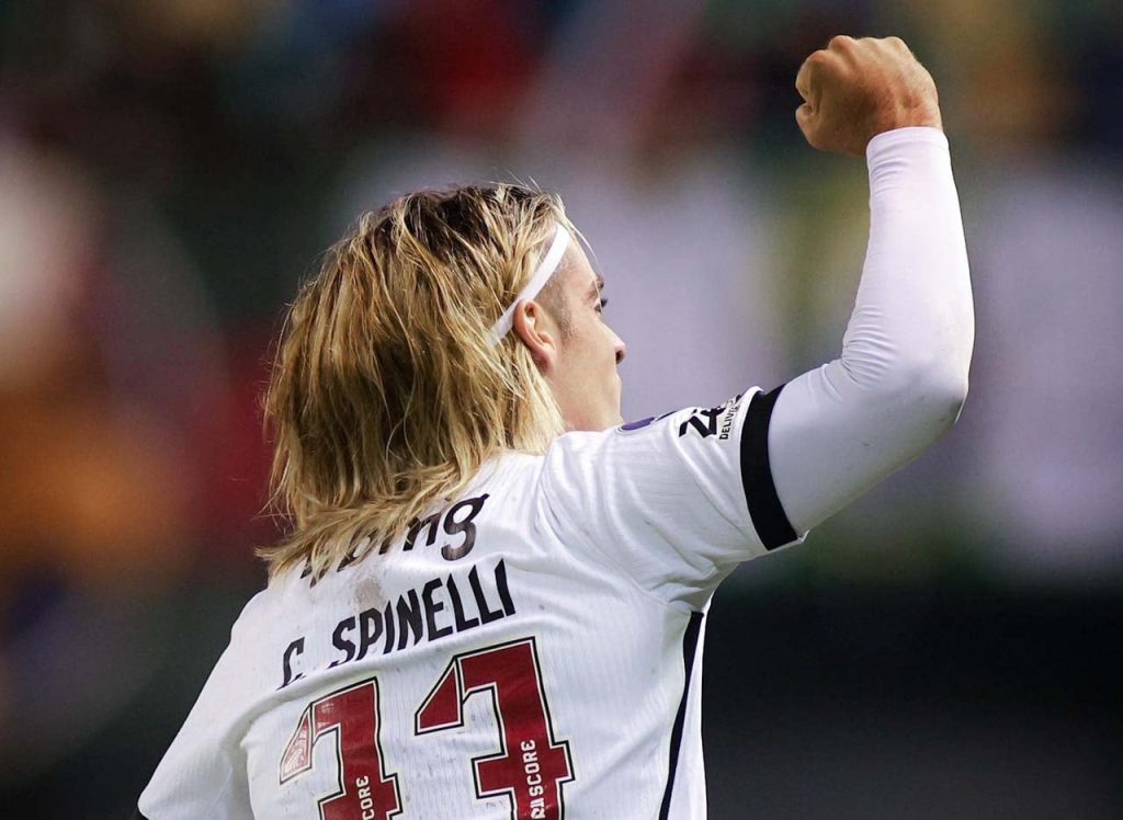 Spinelli comemora gol do Vasco
