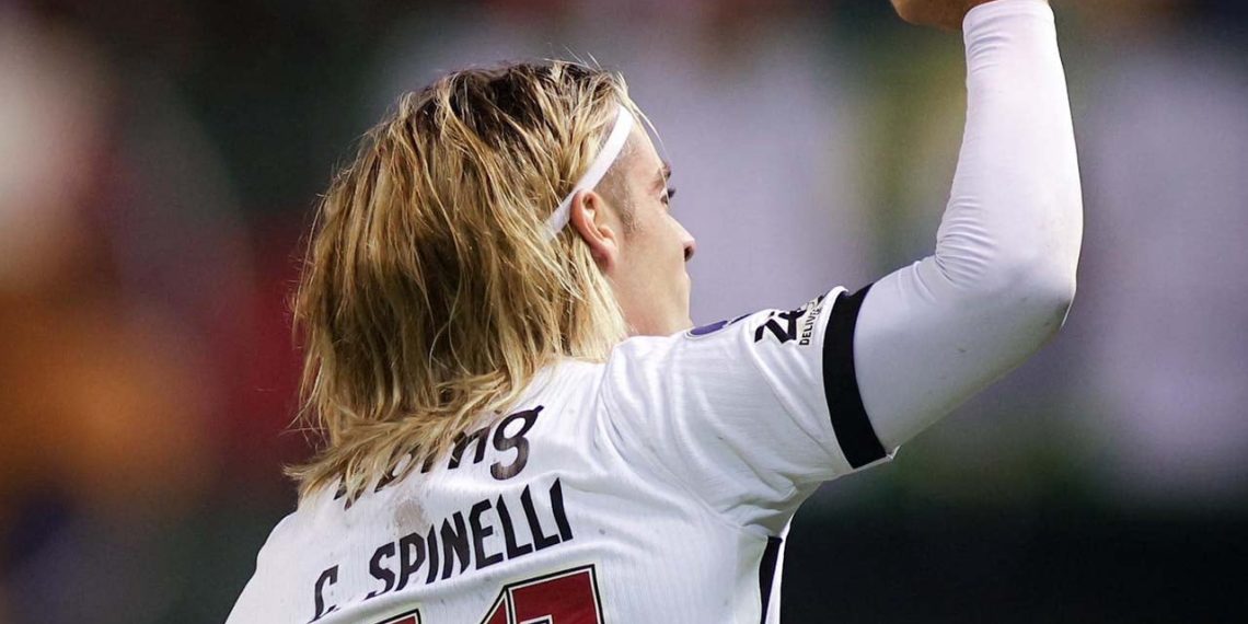 Spinelli comemora gol do Vasco