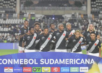 RJ - RIO DE JANEIRO - 27/05/2026 - COPA SUL-AMERICANA 2026, VASCO X BARRACAS CENTRAL - Jogadores do Vasco posam para foto antes na partida contra Barracas Central no estadio Sao Januario pelo campeonato Copa Sul-Americana 2026.