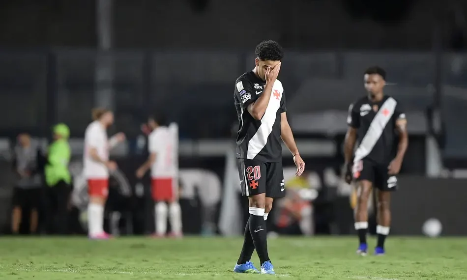 Vasco perde para o Bragantino em casa