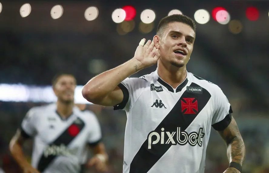 Vasco quer repatriar Gabriel Pec