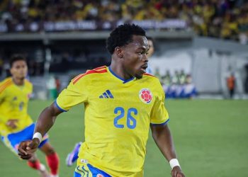 Jogador do Vasco em ação pela Colômbia
