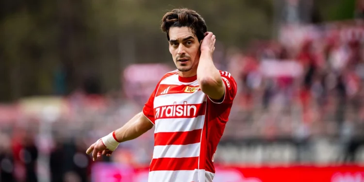 Vasco monitora zagueiro português Diogo Leite
