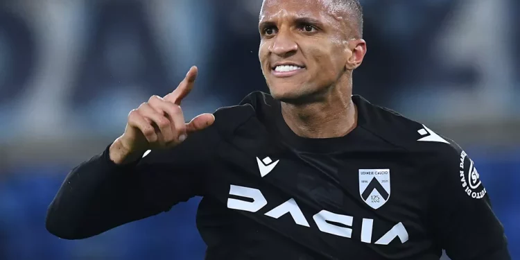 Vasco busca a contratação de Rodrigo Becão, do Fenerbahçe
