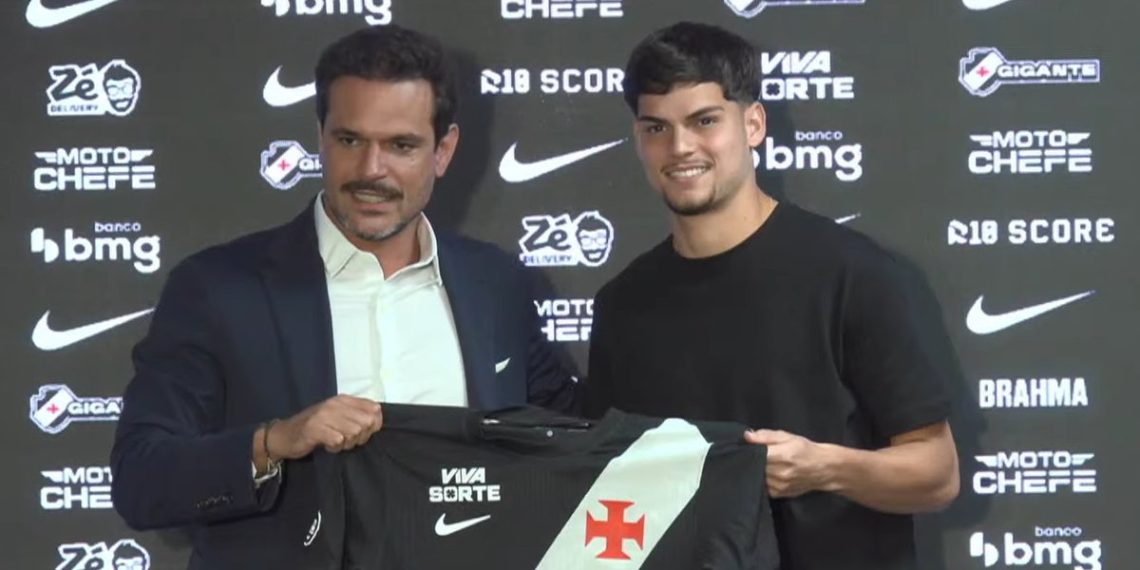 Vasco apresenta Paulinho