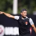 Pedro Emanuel comanda treino do Vasco
