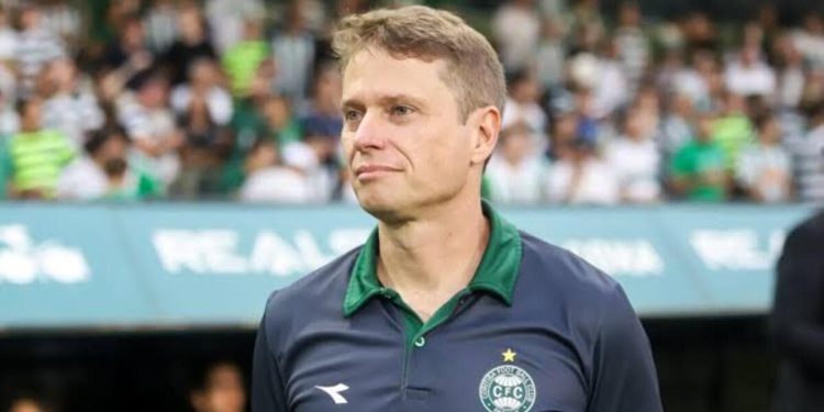Salário de Fernando Seabra no Vasco será menor do que o especulado