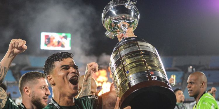 Vasco monitora Danilo Barbosa, cria de São Januário