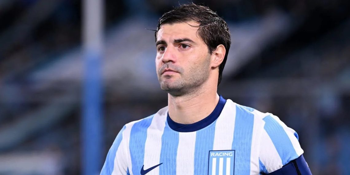 Vasco e Racing discutem sobre Santiago Sosa