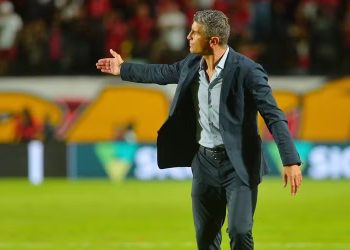 Pedro Emanuel em estreia pelo Vasco, contra o Vitória