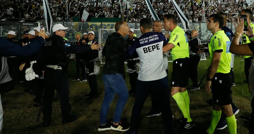Funcionários do Vasco são denunciados no STJD