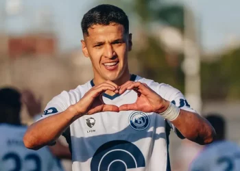 Vasco demonstra interesse em Álex Arce