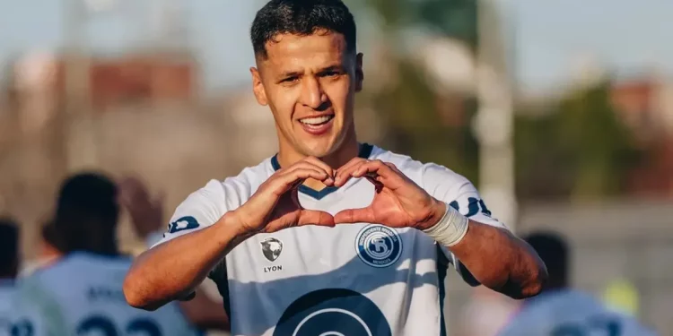 Vasco demonstra interesse em Álex Arce