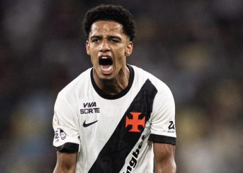 Brenner comemora gol pelo Vasco